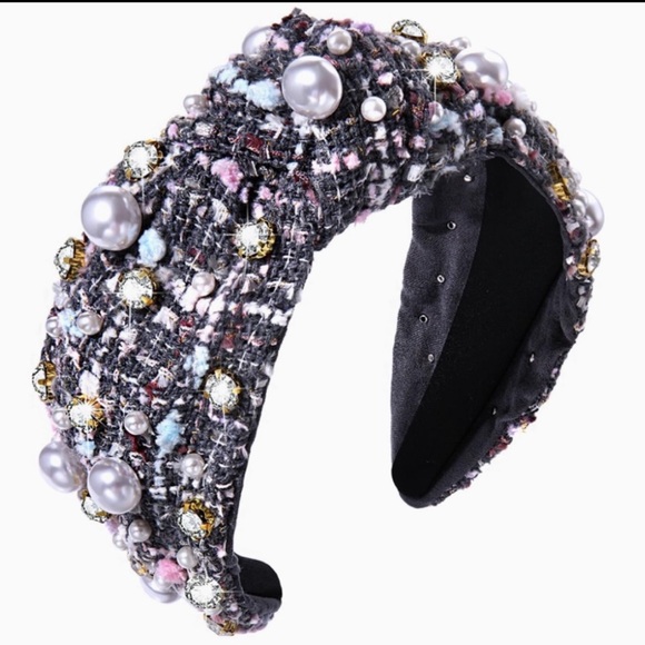 Elegant Tweed Headband with Pearls and crystals 
Black and multicolored New